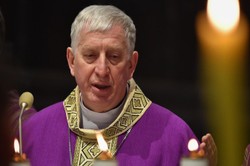 Biskup twierdzi, że buduje ogromną rezydencję dla Caritas. "Zmowa milczenia"