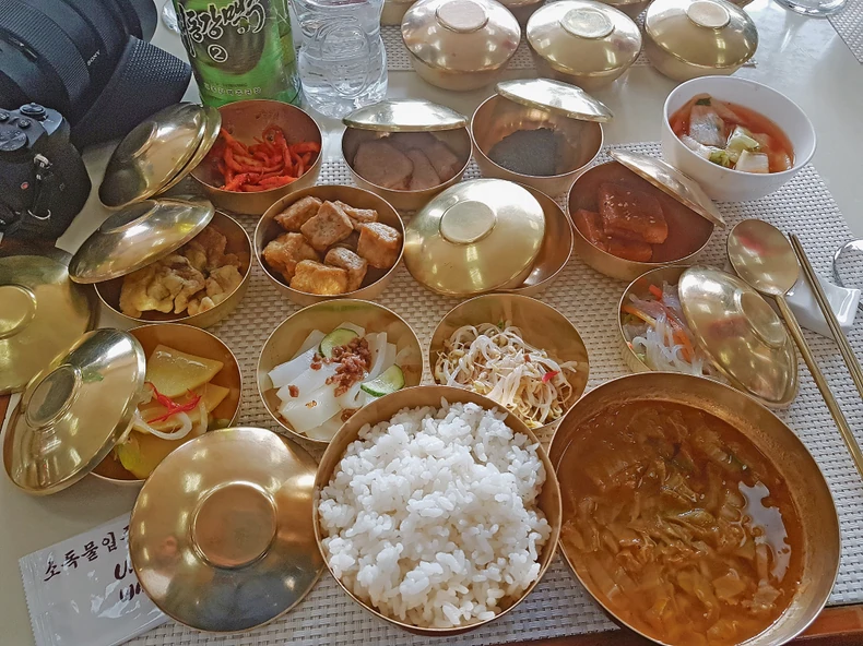 Evo kako izgleda korejski sto