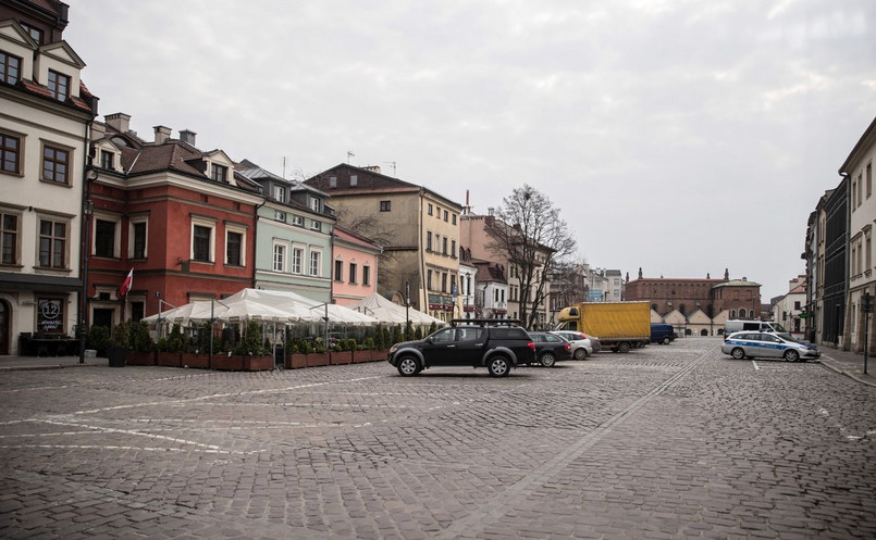 Opustoszała ulica Szeroka na krakowskim Kazimierzu