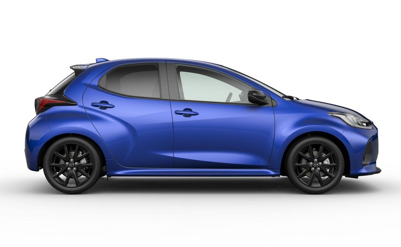 Nowa Mazda 2 Hybrid w kolorze Glass Blue