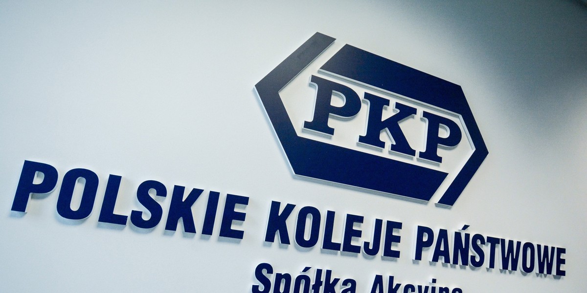 PKP S.A. to spółka kolejowa zajmująca się m.in. dworcami i nieruchomościami kolejowymi