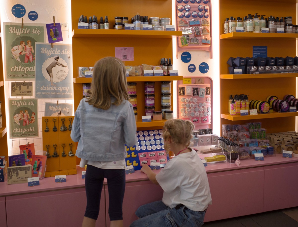 Dzieci coraz mniej, ale "dziecięce" zakupy rosną