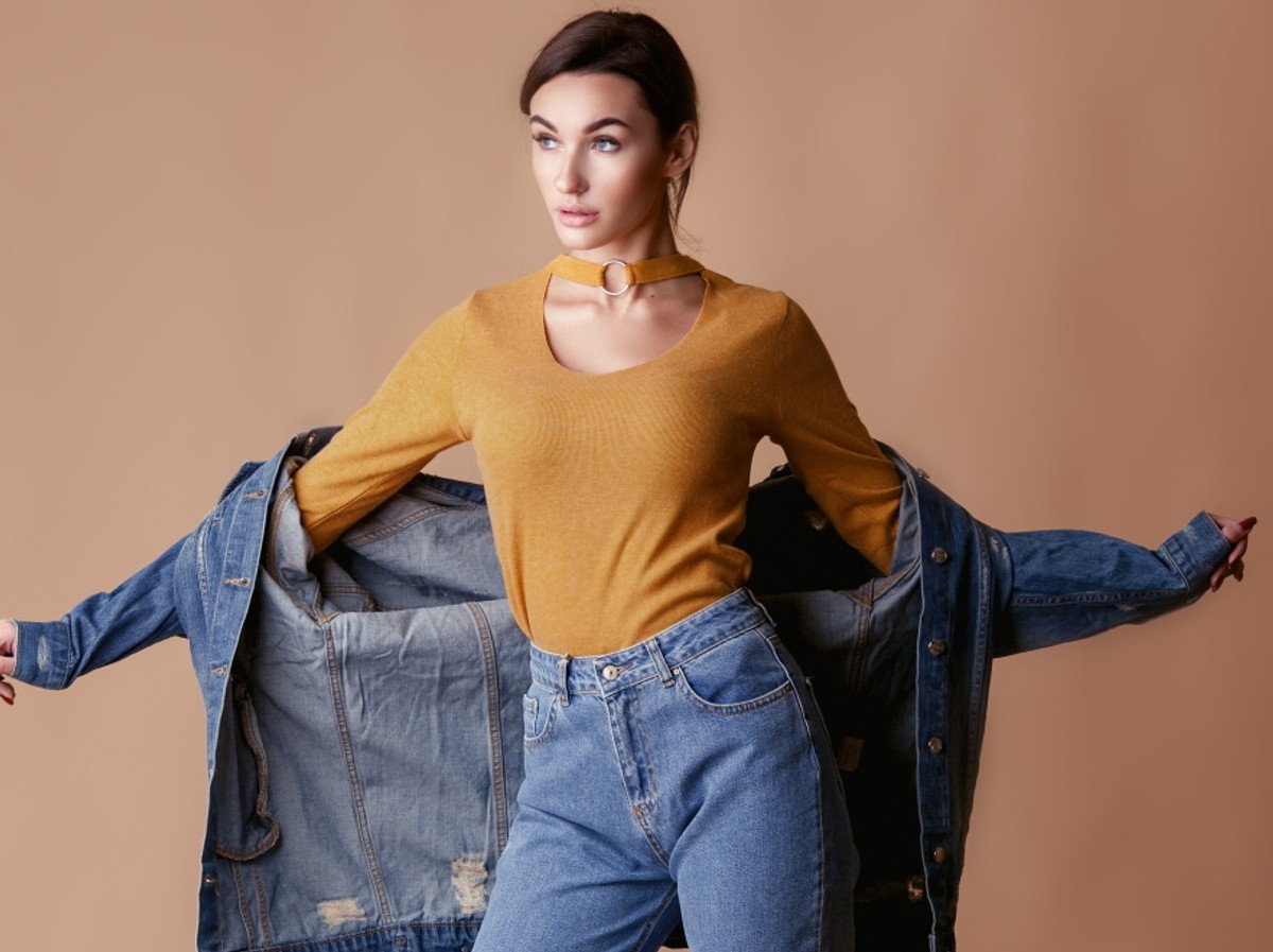 Moda na lata 90. Stylizacja vintage.