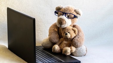 dzień bezpiecznego internetu: jak skutecznie chronić dzieci i młodzież