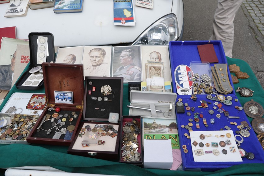 Značke, simboli Jugoslavije i Titove slike