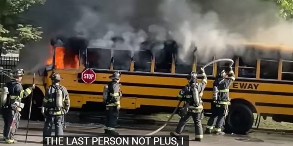 Pożar szkolnego autobusu. Kierowczyni w ciąży uratowała 37 dzieci 