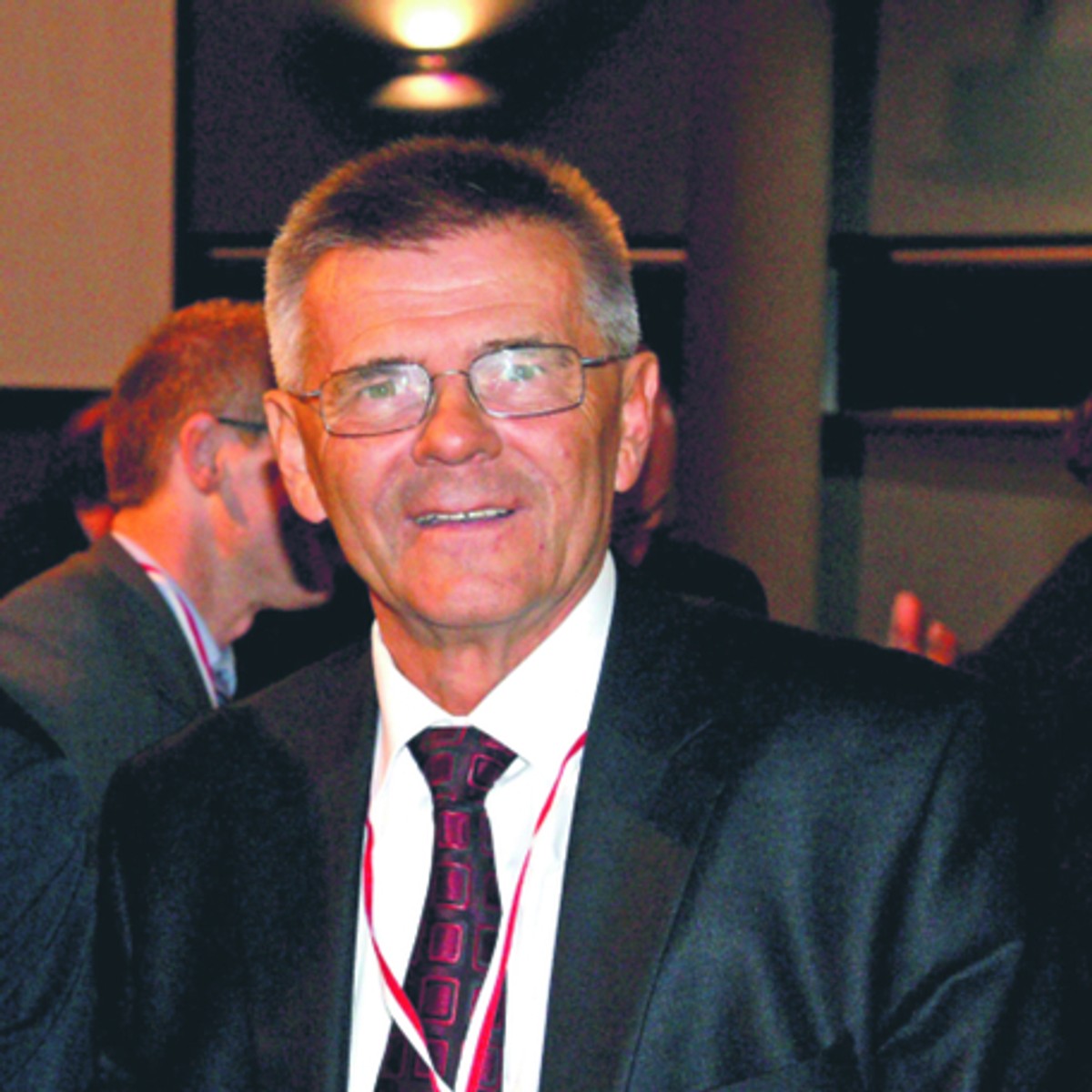 Marek A. Rojek. Produkcji gontów nauczył się w Niemczech, konserwacji zabytków na krakowskiej Akademii Sztuk Pięknych