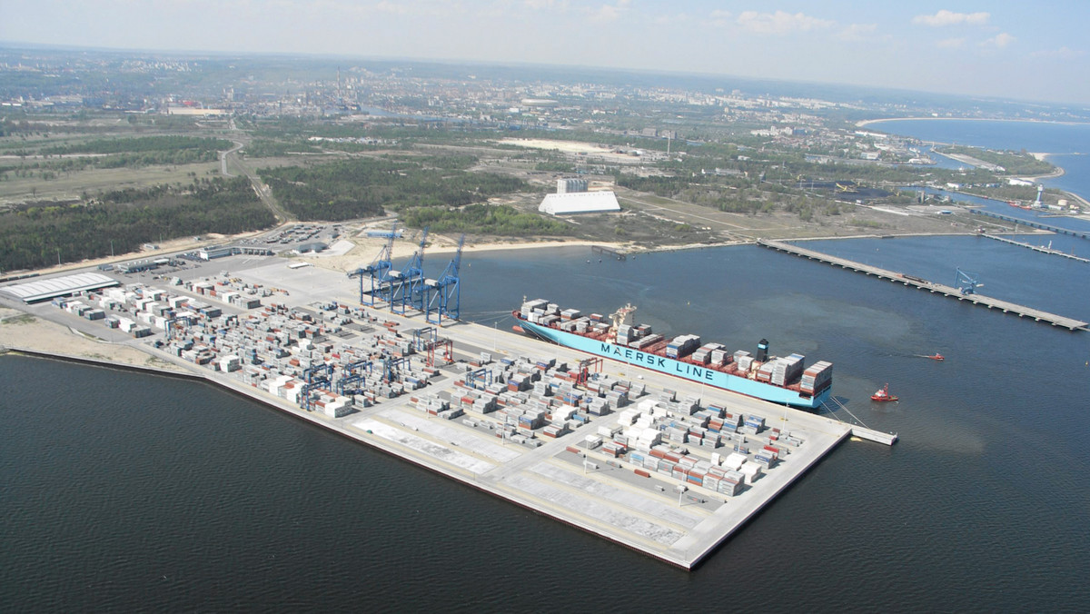 Największy kontenerowiec, jaki dotąd pływał po Bałtyku, wpłynął do terminalu DCT w Porcie Północnym w Gdańsku. Statek "Maersk Elba", należący do duńskiego armatora, ma 366 metrów długości i 48 metrów szerokości.