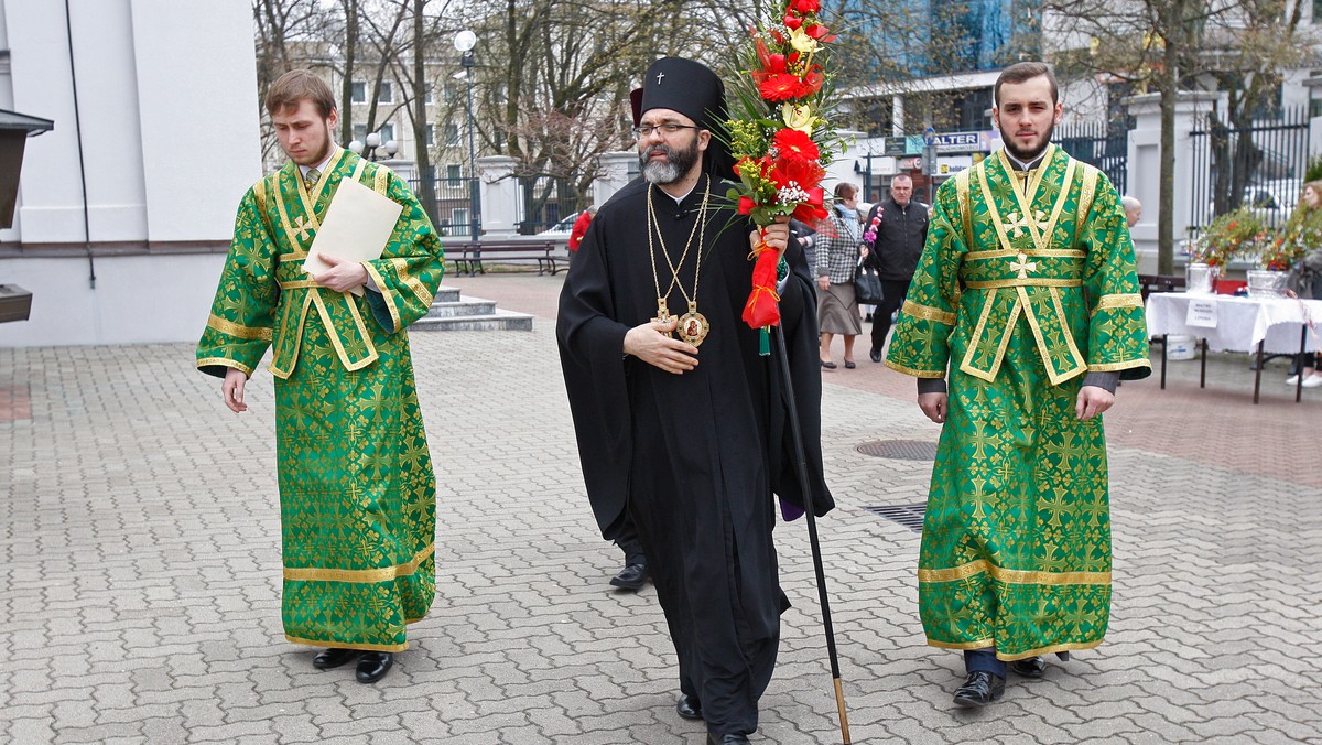 Ogromnym problemem natury moralnej jest lansowanie nowych ideologii odrzucających tradycyjne pojmowanie rodziny, pożycia i wychowania dzieci - pisze w orędziu wielkanocnym abp Jakub, ordynariusz prawosławnej diecezji białostocko-gdańskiej.