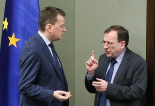 PO: Błaszczak doprowadził do destrukcji w służbach i administracji