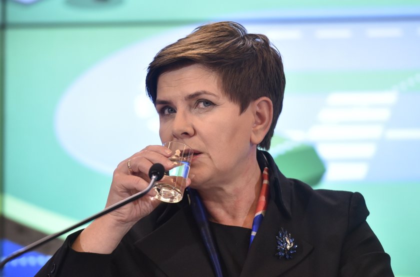 Beata Szydło wprowadziła do sejmu modę na broszki