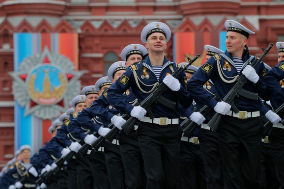 OD MOĆNE PARADE DO PARADE STRAHA "Sramotno za Rusiju": Danas u Moskvi neće biti tenkova ni kadeta, Putin DOŽIVLJAVA SUNOVRAT