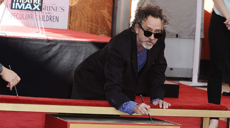 Tim Burton aláír /Fotó: Northfoto