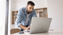 25 tys. zł na rękę dla osób po studiach. takiej rekrutacji nie było od siedmiu lat