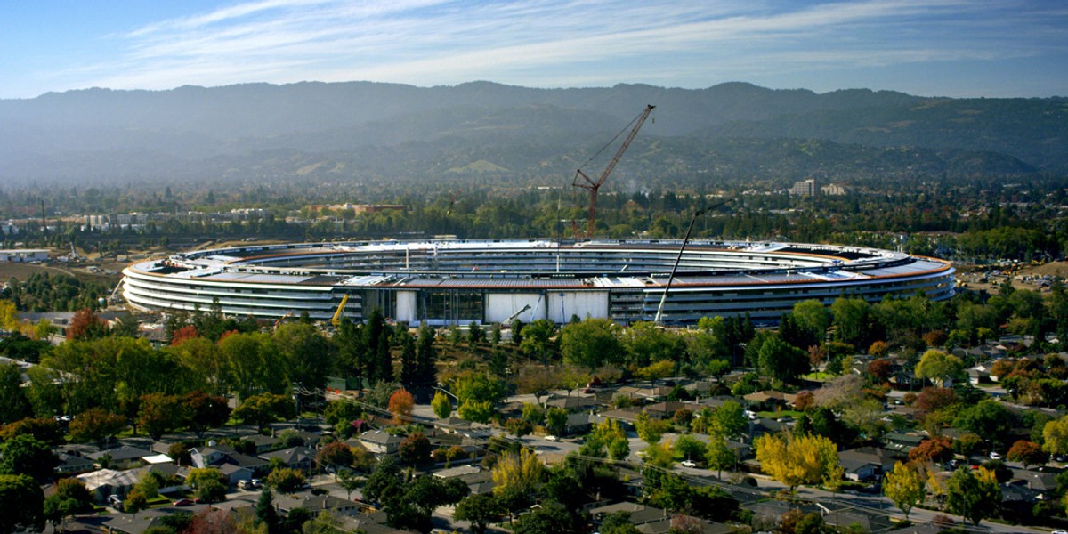 Do Apple Park przeniesie się 14 tys. pracowników firmy