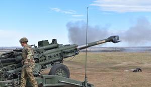 US Army soldiers fire the M777 howitzer at Fort Sill.Jake Epstein/Business Insider