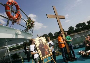 GERMANY-POPE-WYD-SHIP-CROSS