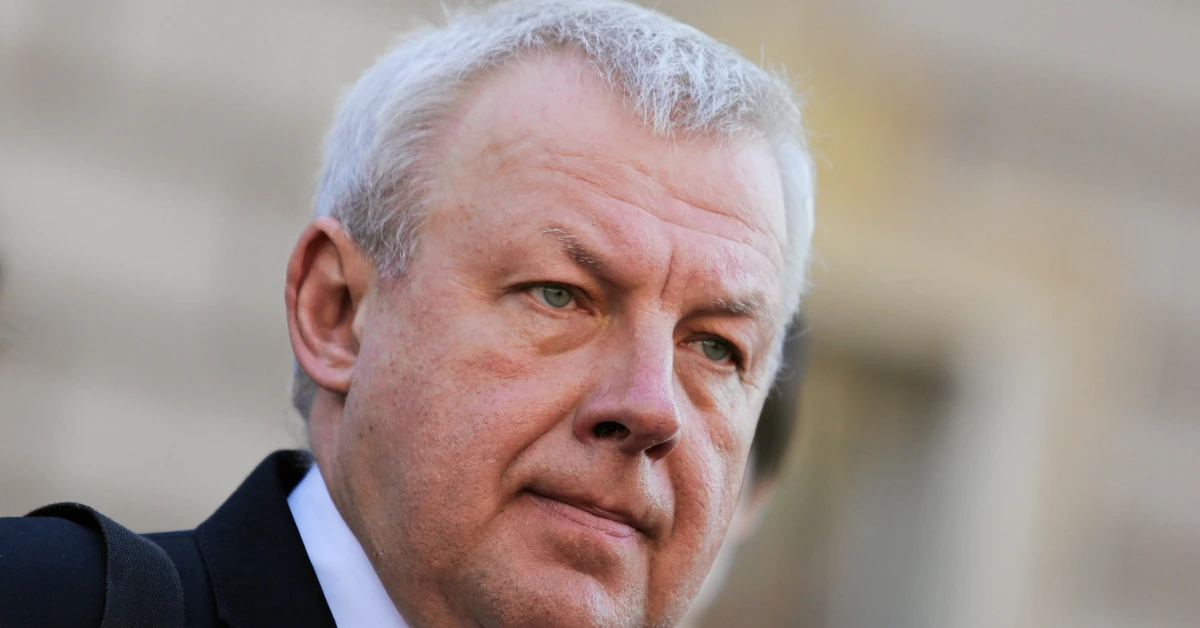 Dyrektor zawieszony za wysłanie ucznia do fryzjera. "Mam poczucie absolutnego skrzywdzenia"