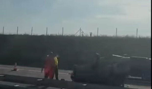 Prevrnut automobil na auto-putu kod Lajkovca