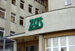 Zwrot nadpłaty składki zdrowotnej. Co zrobić, by ZUS oddał pieniądze?