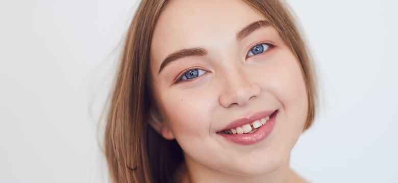 Diastema – modna czy ryzykowna?