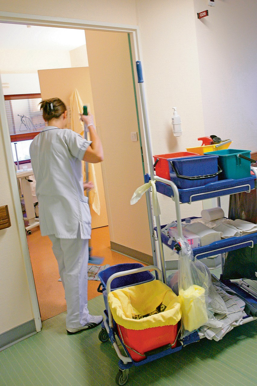 "Zaradila" državnu platu preteći iz Doma zdravlja: Čistačica je neprekidno pozivala ženu svog ljubavnika