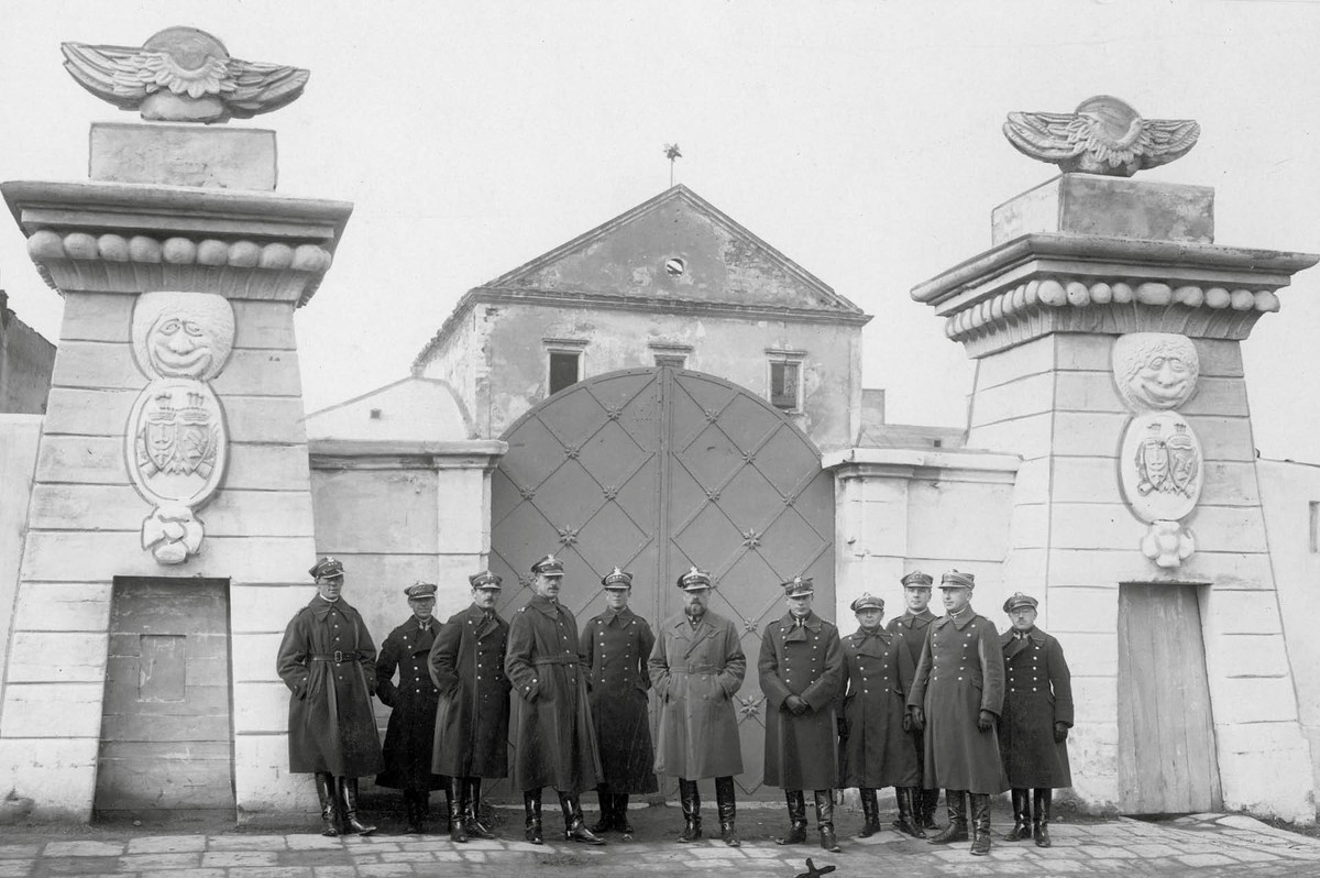 Oficerowie 54. Pułku Strzelców Kresowych w Tarnopolu. 1929 r.