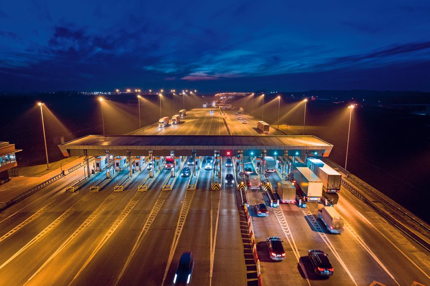 Autopay, płatność na autostradach. Uruchomiona w 2019 roku aplikacja Autopay, która umożliwia automatyczne płatności za przejazdy autostradami, jest jednym z nowych koni pociągowych spółki Andrzeja Antonia i Konrada Kucharskiego. Korzysta z niej już około 2 mln kierowców.