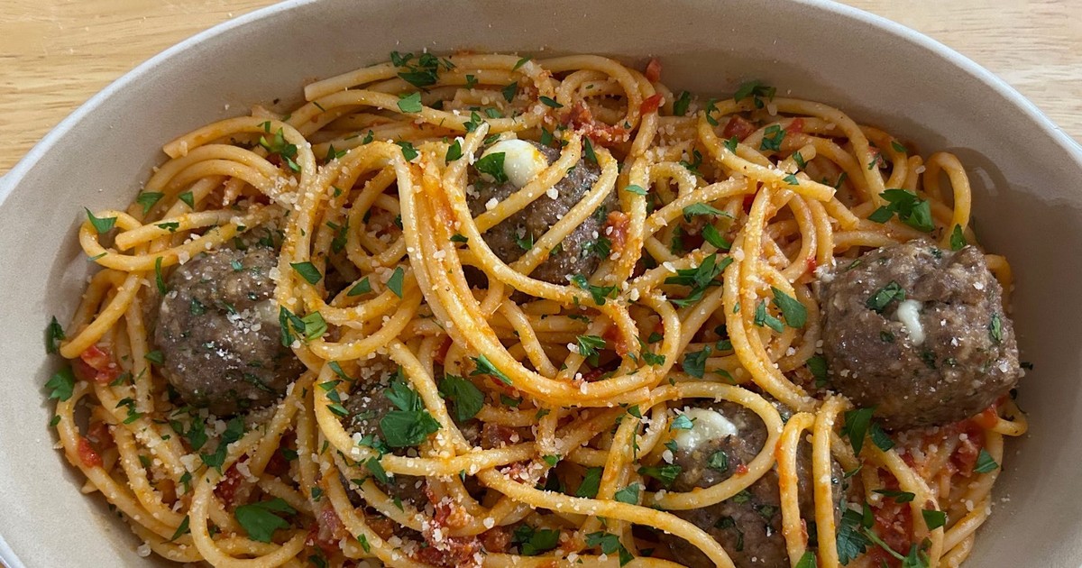 I tried Giada De Laurentiis' new pasta, and the meatballs stuffed with