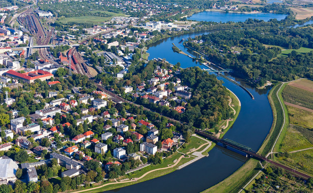 Po czerwcowej ciszy rozpęta się wrześniowa burza? Pocztówka z miasta, w którym właśnie nie odbywa się "wielkie święto polskiej muzyki"