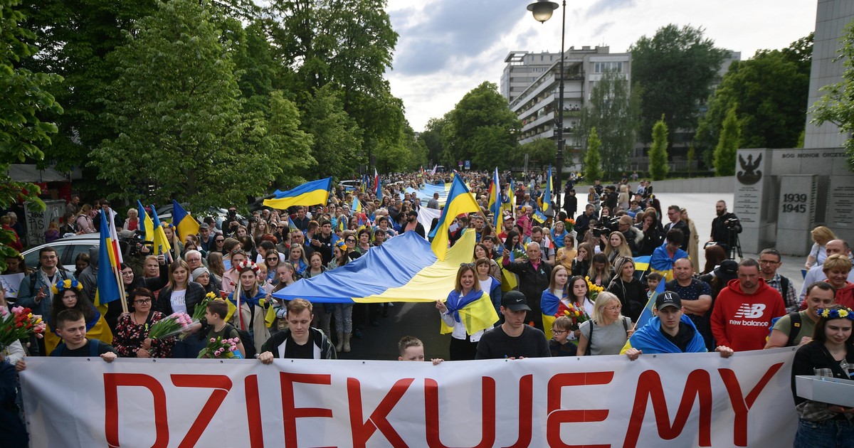 Młodzi, wykształceni, napędzający gospodarkę. Fakty o Ukraińcach zamieszkałych w Polsce [WYJAŚNIAMY]