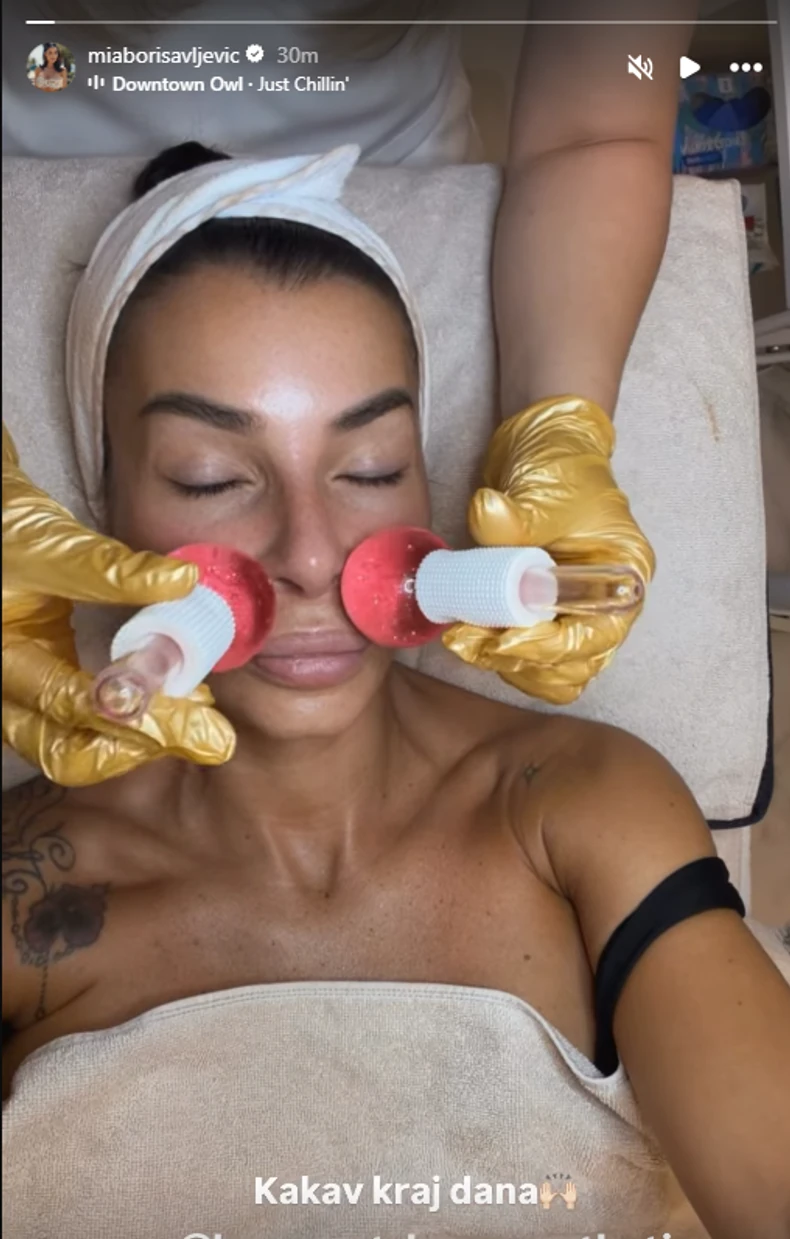 Mia Borisavljević bez šminke
