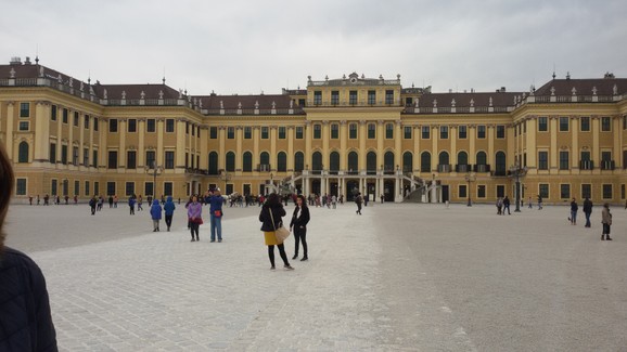 Dvorac Šenbrun kao velika turistička atrakcija