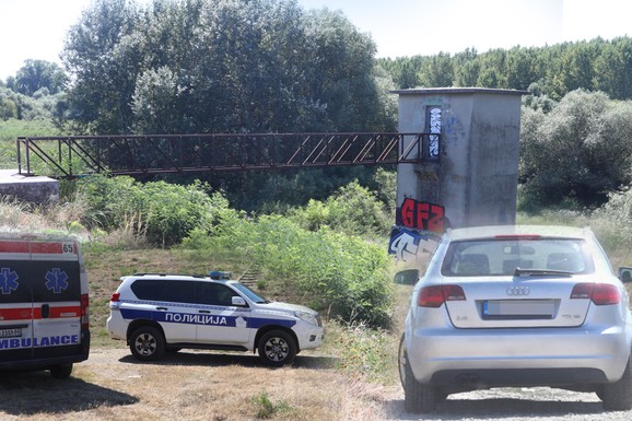 NOĆ KOJU SU PARALI KRICI I JAUCI! Mladić (28) sa drugovima pekao kukuruz, pa završio u SMRTONOSNOJ KLOPCI: Potonuo u jezivi mulj pred očima drugova (FOTO, VIDEO)
