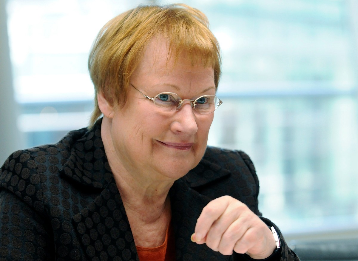 Najbogatsze gospodarki nie powinny płacić rachunków za zadłużonych członków Eurolandu- uważa prezydent Finladii Tarja Halonen i nawołuje kraje strefy euro do zwiększenia dyscypliny budżetowej.