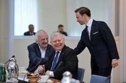 PiS i Konfederacja w koalicji? Nowy sondaż nie pozostawia wątpliwości