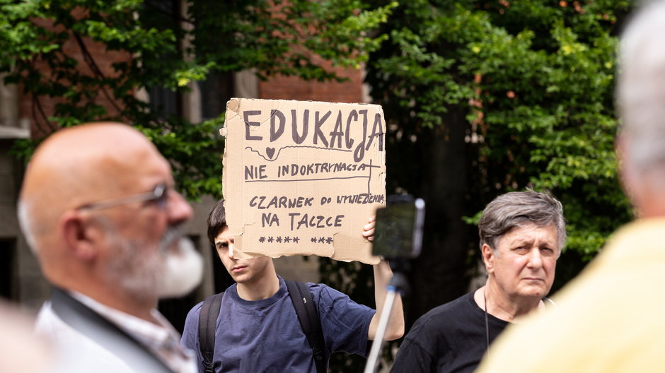 Protest przeciwko ministrowi Czarnkowi w Krakowie