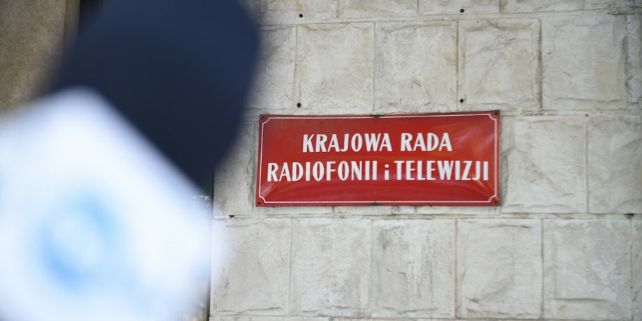 Krajowa Rada Radiofonii i Telewizji zwleka z przedłużeniem koncesji dla kolejnej stacji. Tym razem chodzi o TVN7.