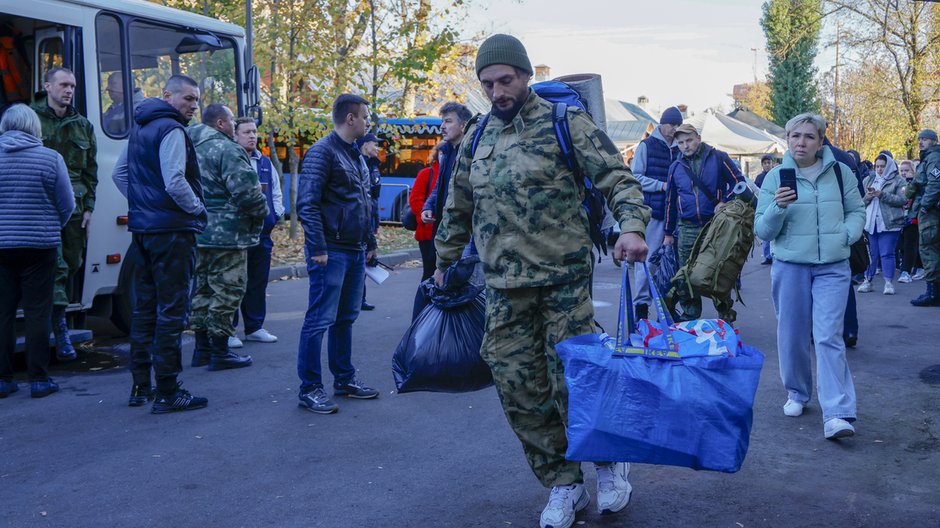 Cynkowe trumny "już jadą" po zmobilizowanych. "Karetka powinna mieć stały dyżur" 