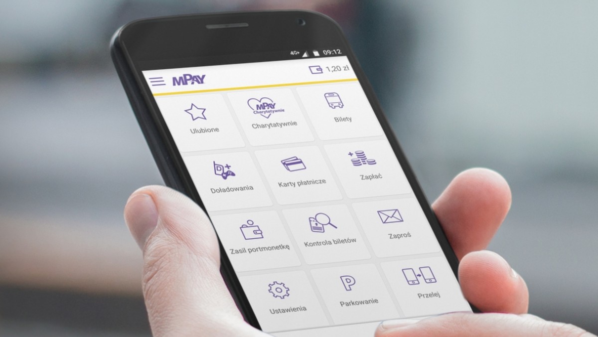 Zarząd Transportu Miejskiego w Kielcach wprowadził możliwość zakupu biletu jednorazowego komunikacji miejskiej poprzez telefon komórkowy za pośrednictwem aplikacji mPay. To wygodne rozwiązanie pozwala na taką transakcję w każdym miejscu i o każdej porze bez konieczności posiadania gotówki. Dodatkowo, dzięki promocji firmy mPay, bilet można kupić za złotówkę.