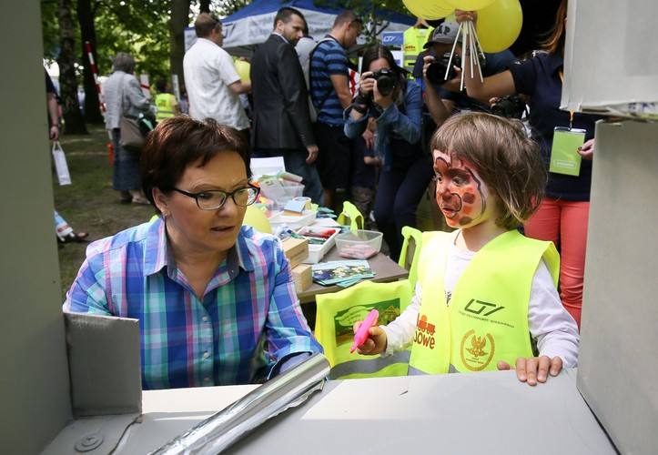 Premier Ewa Kopacz w ogrodach Kancelarii Prezesa Rady Ministrów