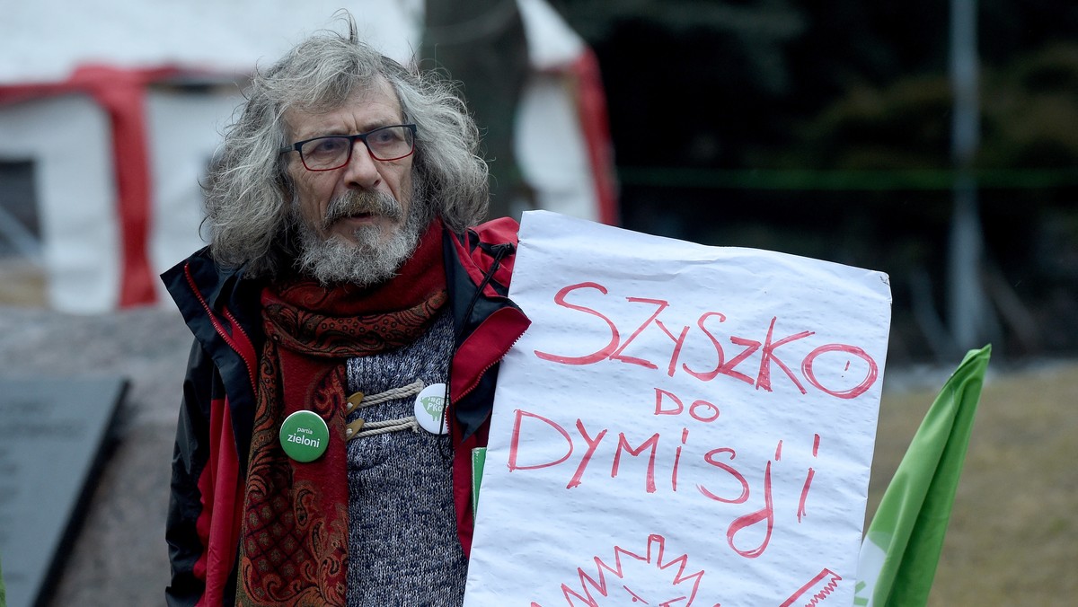 – Chodzi nie tylko o to, że woda zaleje nam Żuławy i Gdańsk. Chodzi o to, że całe wielkie rejony planety staną się niezdatne do życia. Świat ogarnie gigantyczna destabilizacja, z setkami milionów uchodźców klimatycznych, z lokalnymi wojnami, zamieszkami. Może powrócić terroryzm w nowych, o wiele groźniejszych postaciach, mogą pojawić się zagrożenia, o jakich nam się jeszcze nie śniło – rozmawiamy z Markiem Kossakowskim, przewodniczącym Polskiej Partii Zieloni.