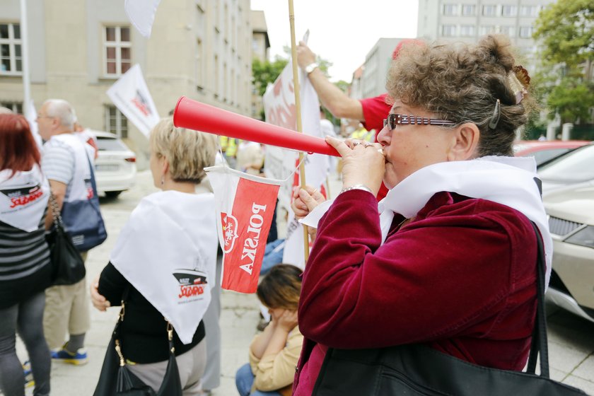 Pikieta przed Urzędem Marszałkowskim przeciwko komercjalizacji uzdrowisk