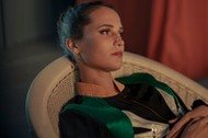 Alicia Vikander w serialu „Irma Vep