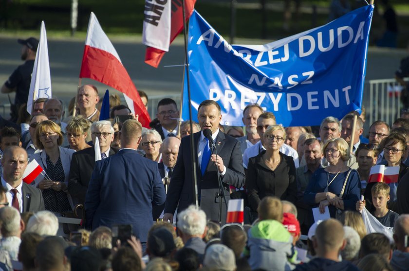 PiS obawia się szerokiego obozu poparcia prezydenta