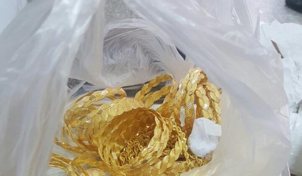 Zaplenjeni zlatni nakit na Gradini