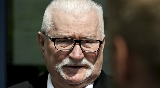 Lech Wałęsa po kolejnej operacji. "Usunęli, co chodziło do tyłu" [FOTO]