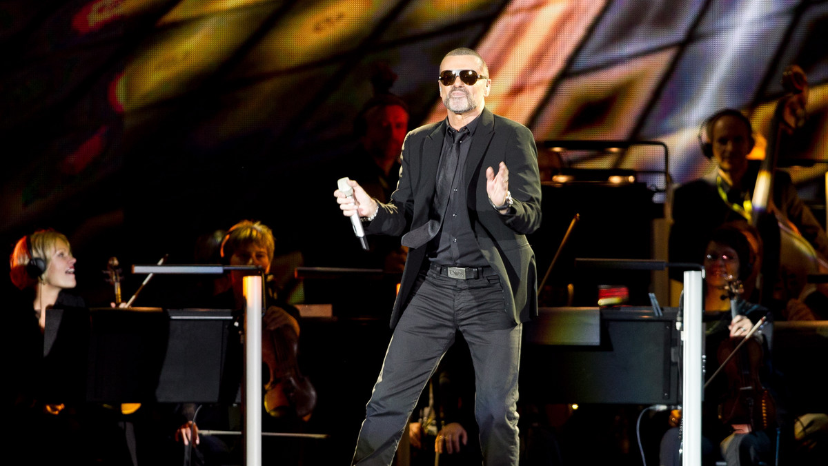 Koncert brytyjskiego wokalisty George'a Michaela uświetnił w sobotę otwarcie stadionu piłkarskiego na Euro 2012 we Wrocławiu. Występ artysty przed 30-tysięczną publicznością we Wrocławiu był częścią jego trasy koncertowej "Symphonica".