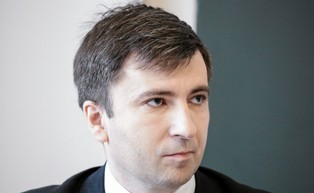 Rzońca: PiS "jedzie" na koniunkturze. "Wszystkie gospodarki rosną szybciej niż polska"