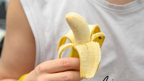 Nietypowe zastosowanie skórek od banana. Niektóre bardzo cię zaskoczą